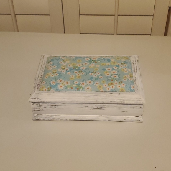 Upcycled weathered rustic jewelry box
